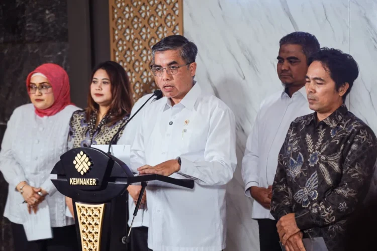 Menaker Yassierli Imbau Perusahaan Terapkan WFH 1 Hari per Minggu, Fokus Hemat Energi