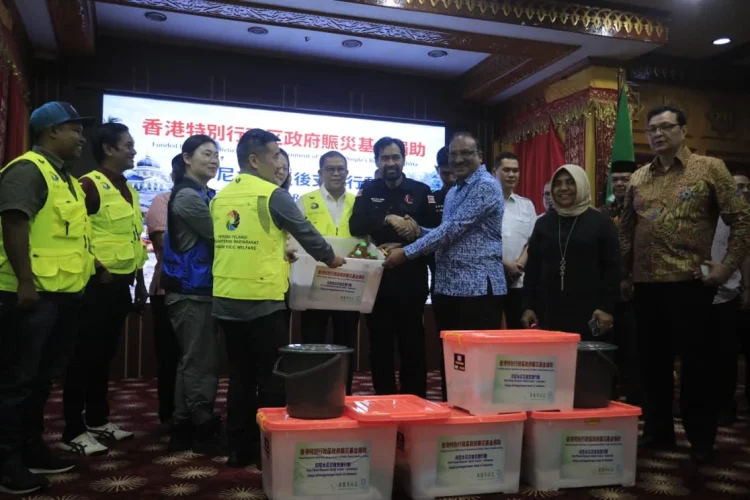 Relawan Tiongkok-Malaysia Salurkan 9.500 Paket Bantuan untuk Korban Bencana Aceh