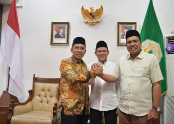 Wagub Aceh Fadhlullah Mediasi Konflik, Bupati-Wabup Pidie Jaya Akhirnya Damai dan Berangkulan