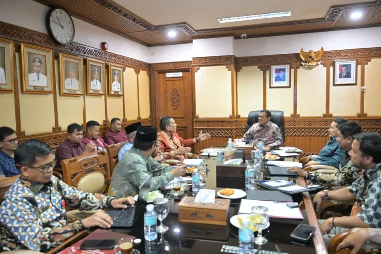 Wagub Aceh Fadhlullah Turun Tangan Mediasi Konflik Bupati-Wabup Pidie Jaya