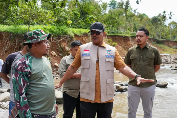 Tinjau Dua Titik di Bener Meriah, Safrizal ZA Instruksikan Percepatan Jembatan