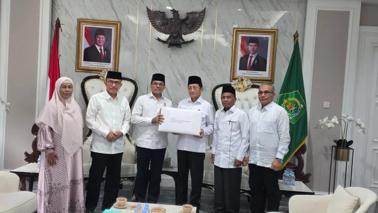4 Bakal Calon Rektor UIN Ar-Raniry Resmi Diserahkan ke Menag