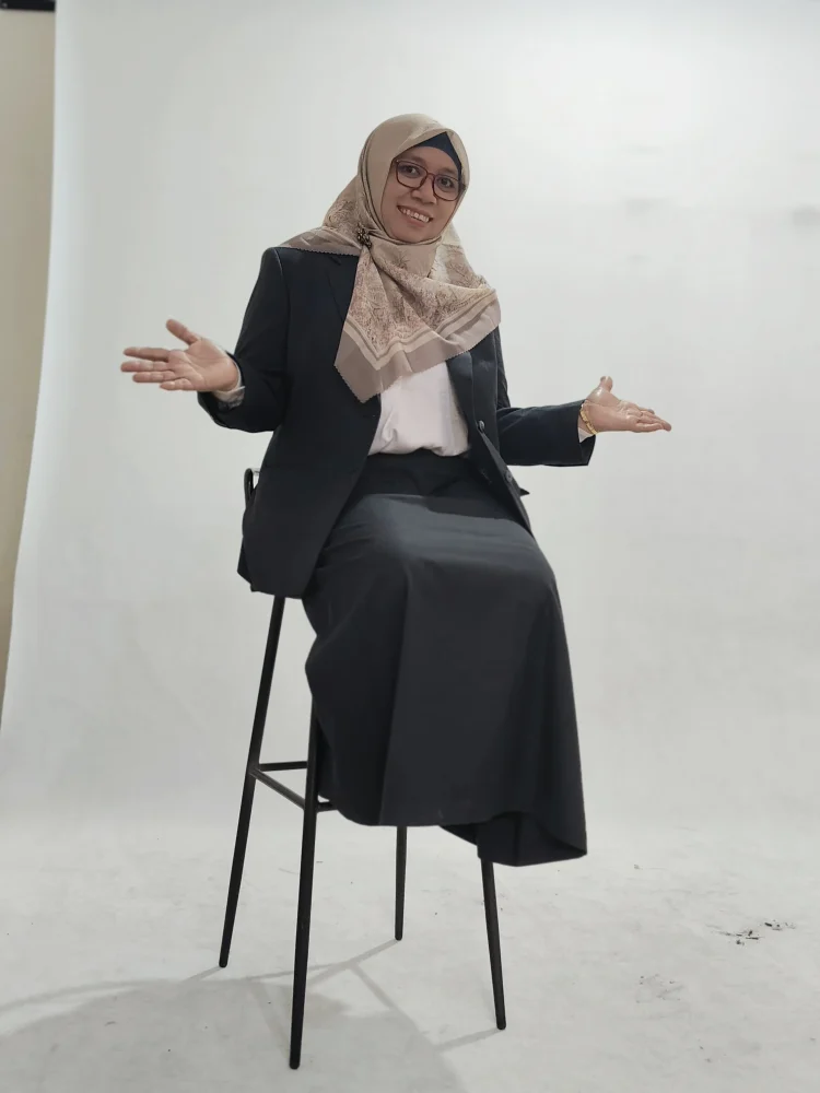 Muna Madrah_Menulis Cepat Berpikir Dangkal