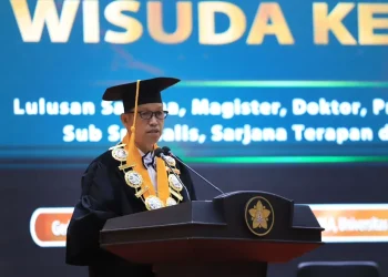 Pesan Haru Rektor USK di Wisuda ke-169: Ilmu untuk Membahagiakan Orangtua