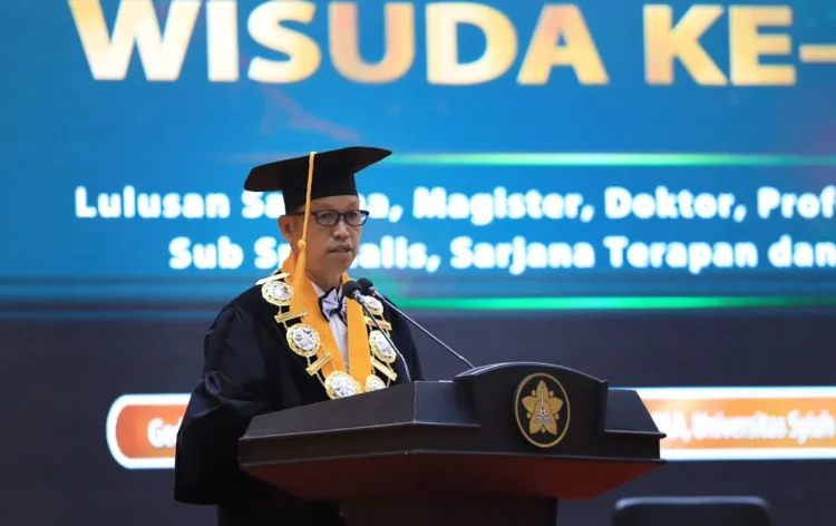Pesan Haru Rektor USK di Wisuda ke-169: Ilmu untuk Membahagiakan Orangtua