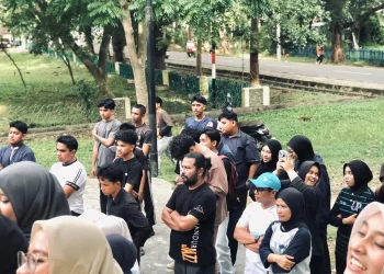 Menggunting dalam Lipatan