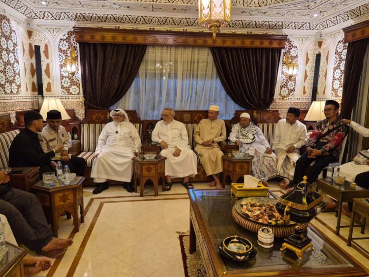 Wabup Abdya Silaturahmi dengan Nazhir Wakaf Habib Bugak Al-Asyi di Jeddah