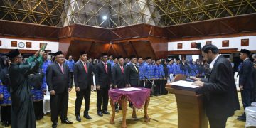 Mualem Lantik 248 Kepala Sekolah se-Aceh dan 5 Pejabat, Amrizal Jabat Kepala Biro Hukum