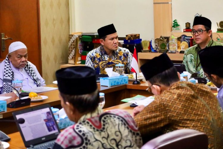 Pemerintah Aceh dan Ulama Temui BWI Pusat, Kawal SStatus Wakaf Blang Padang