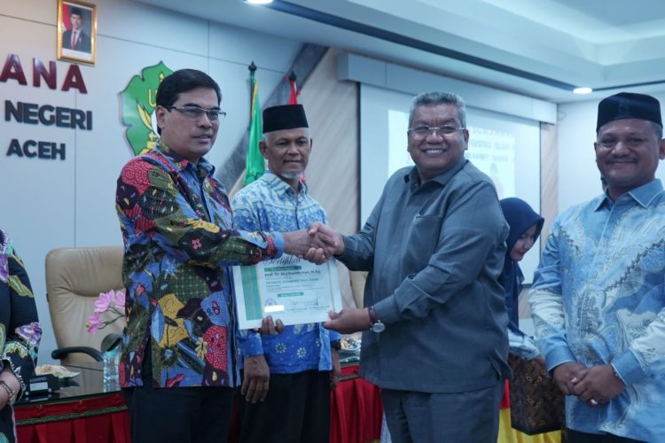 Rektor UIN Ar-Raniry Indonesia Emas 2045 Tak Cukup Andalkan Teknologi dan Ekonomi
