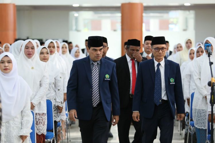 UIN Ar-Raniry Kukuhkan 1.488 Guru Profesional, Rektor AI Tak Akan Pernah Gantikan Sentuhan Guru