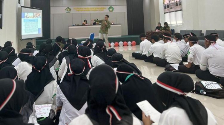 Banjir Informasi di Era AI, Mahasiswa Ilmu Perpustakaan UIN Ar-Raniry Diminta Perkuat Nalar Kritis