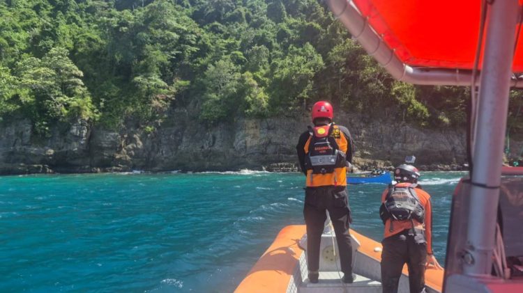 Camping Bersama 7 Teman, Remaja 19 Tahun Hilang Terseret Arus Pantai Lhok Keutapang