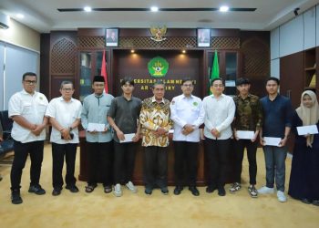 Enam Mahasiswa UIN Ar-Raniry Terima Beasiswa Amal Salih Syaukath Group 2026