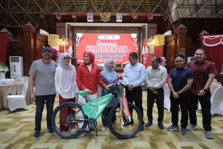 Semarak HUT RI dan 21 Tahun Damai Aceh, Keluarga Meuligoe Ikuti Aneka Lomba