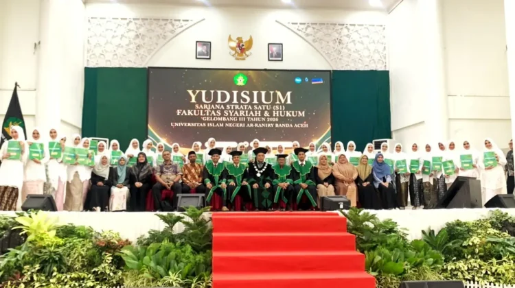 200 Sarjana FSH UIN Ar-Raniry Lulus, 100 di Antaranya Tanpa Skripsi