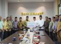 Bank Aceh Syariah Serahkan Zakat Rp2,74 Miliar ke BMA