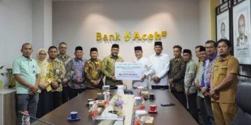 Bank Aceh Syariah Serahkan Zakat Rp2,74 Miliar ke BMA