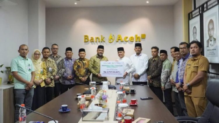 Bank Aceh Syariah Serahkan Zakat Rp2,74 Miliar ke BMA