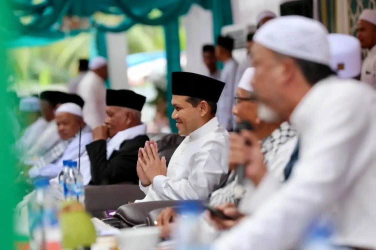 Dek Fadh Hadiri Maulid dan Muzakarah Ulama Aceh ke-15 di Dayah Bustanul Huda