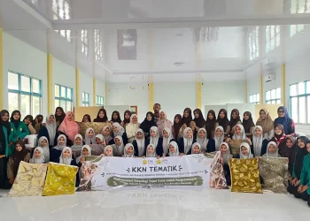 Dosen USK Latih 46 Siswa SMKN 3 Banda Aceh Produksi Ecoprint dari Daun dan Bunga