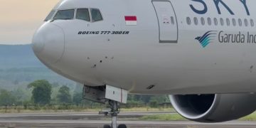Abu Vulkanik Anak Krakatau Ganggu Penerbangan, Garuda Jeddah-Jakarta Dialihkan ke Bandara SIM