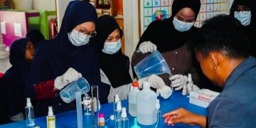 USK dan RUMAN Aceh Ajarkan Pelajar Cegah Penyakit Infeksi, dari PHBS hingga Bikin Hand Sanitizer