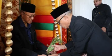 Wali Nanggroe Aceh Kembali dari Pengobatan di Malaysia, Disambut Peusijuek di Meuligoe