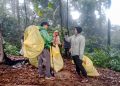 Gunung Seulawah Dipenuhi Sampah, Mapala Leuser USK dan HAkA Bawa Turun Sampah Pendaki