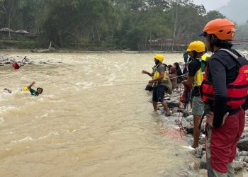 UKM PA Leuser USK Latih Warga Agusen Gayo Lues Teknik Penyelamatan di Sungai