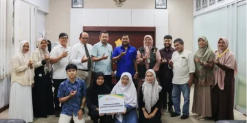Ismail Rasyid Jadi Orang Tua Asuh, Bantu Mahasiswa Kurang Mampu di USK Lanjut Kuliah