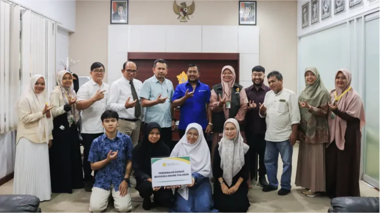 Ismail Rasyid Jadi Orang Tua Asuh, Bantu Mahasiswa Kurang Mampu di USK Lanjut Kuliah
