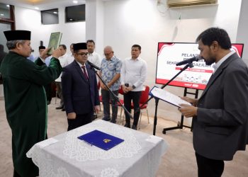 Mualem Lantik Taufik Jadi Pj Sekda Aceh