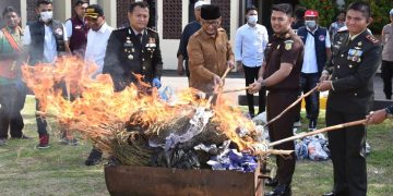 Polres Bireuen Musnahkan 10,5 Kg Sabu-Sabu dan 19,3 Kg Ganja, Selamatkan 50 Ribu Orang