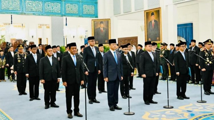 Prabowo Reshuffle Kabinet Merah Putih, 18 Pejabat Dilantik Ada Kapolri hingga Menteri Baru